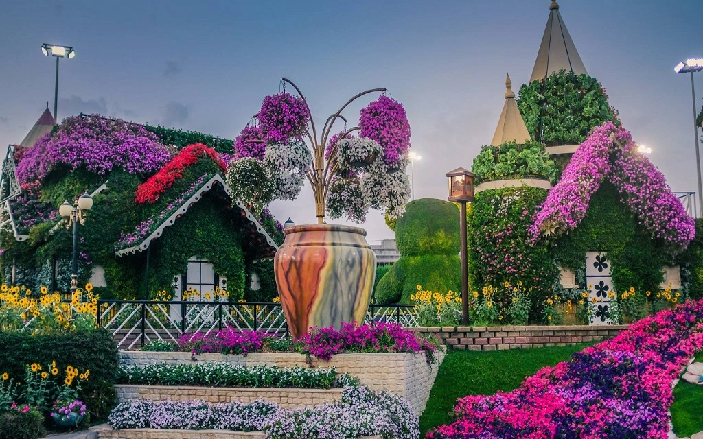 Dubai Miracle Garden Highlights