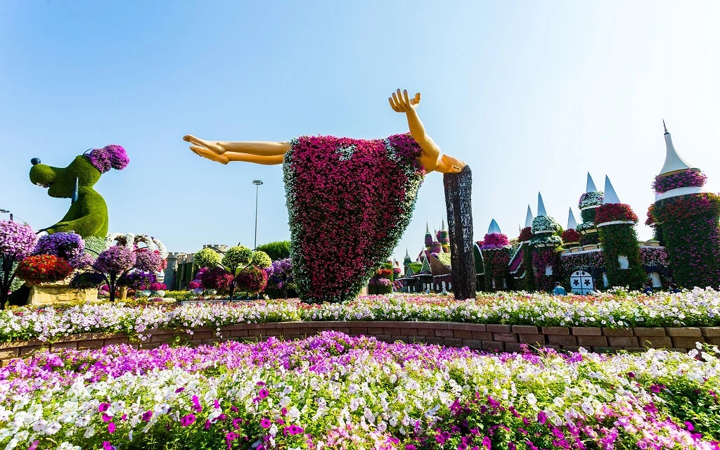 Dubai Miracle Garden - Floral Lady 